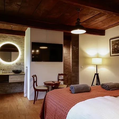 Basten Asbeck לינה וארוחת בוקר גרונלו