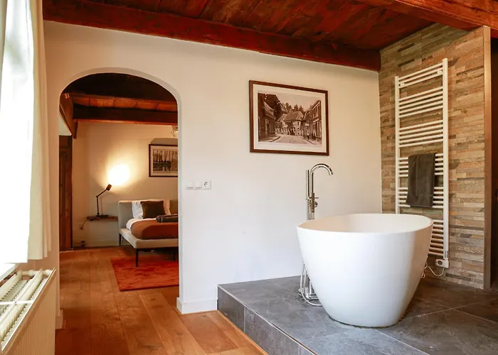 Basten Asbeck 3* Грунло